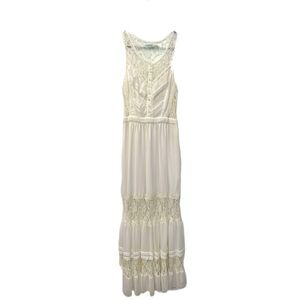 Kimchi Blue boho white summer sleeveless maxi dress..lace detailing and side zip